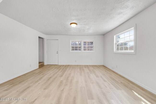 Building Photo - 2811 Myrtis Rd