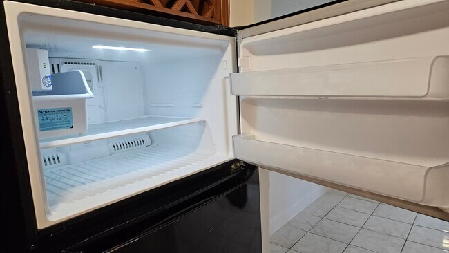 Building Photo - 177 NE 12th Ave