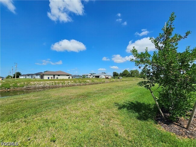 Building Photo - 20501 Hazelnut Ct S