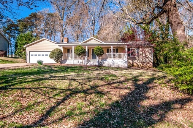 Building Photo - 2089 Rock Springs Cir