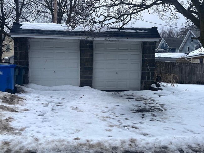 Building Photo - 135 Arbordale Ave