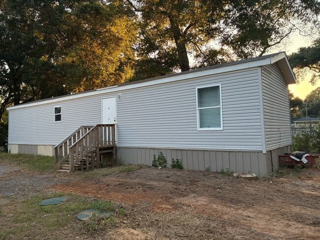 Building Photo - 140 E Ensley St