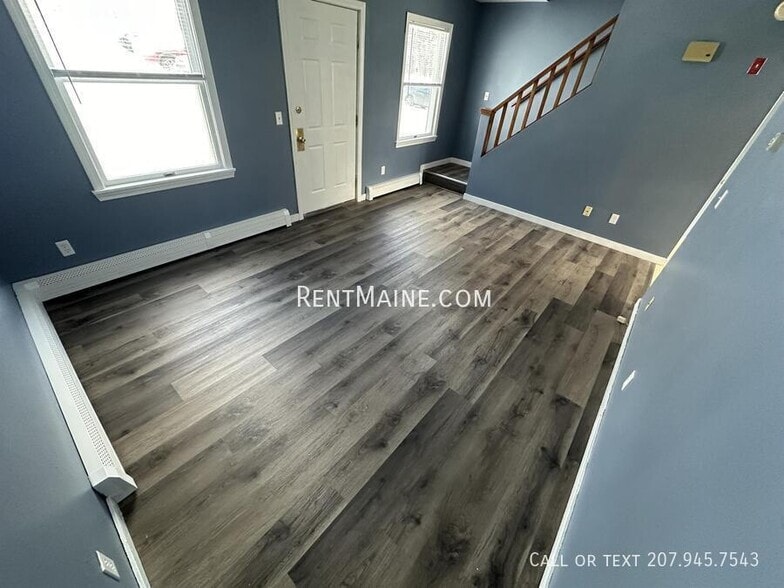 Building Photo - 114 Main Rd S