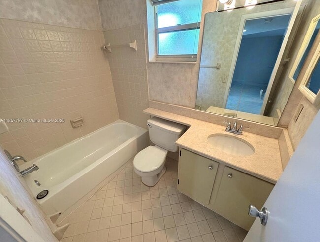 Building Photo - 3283 Cocoplum Cir