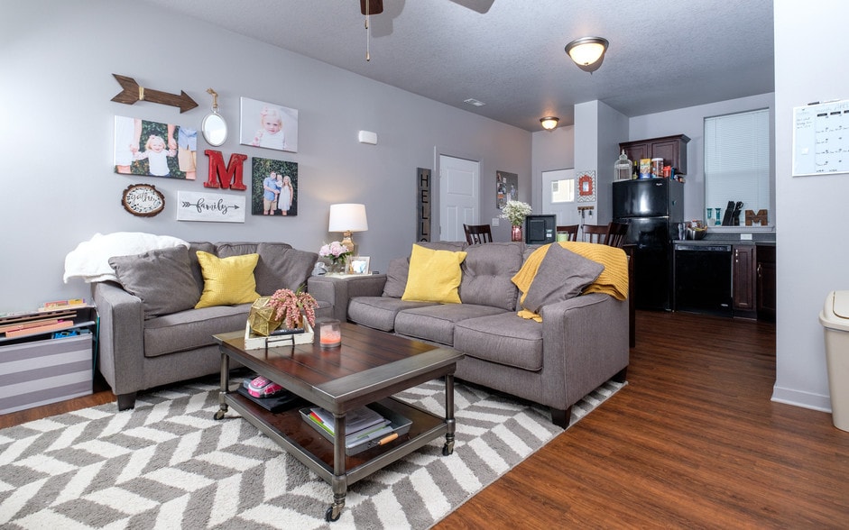 Building Photo - 4805 NE Grant Ln