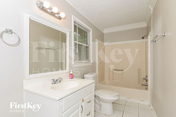 Building Photo - 6153 Continental Cir