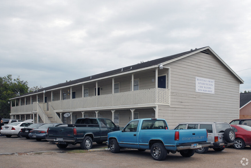 Building Photo - Heritage Court Apartments