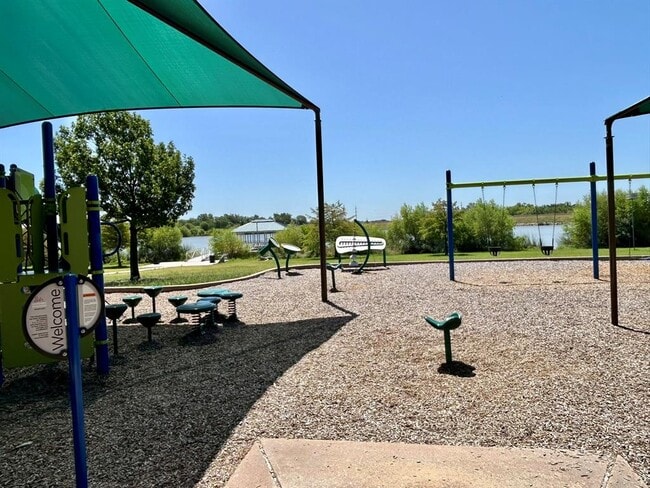 Building Photo - 2903 Pioneer Way
