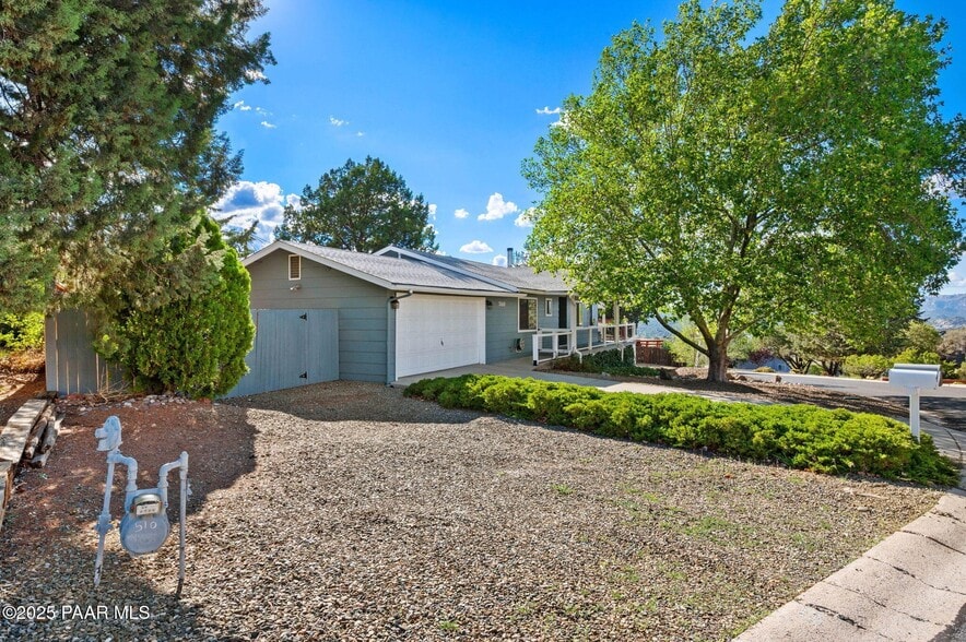 Building Photo - 510 S Skyview Dr