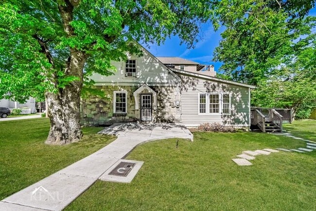 Building Photo - 501 Park Cir