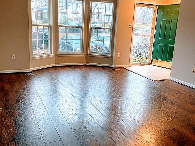 Building Photo - 516 Hollyberry Way