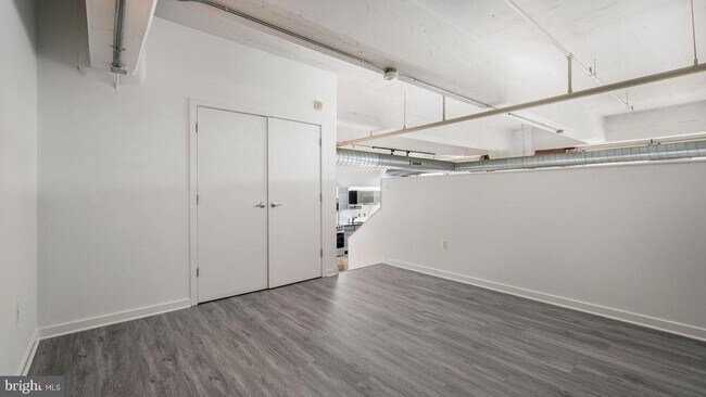 Building Photo - 444 N 4th St