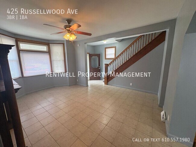 Building Photo - 425 Russellwood Ave