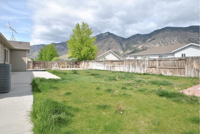 Building Photo - 1248 N 550 W