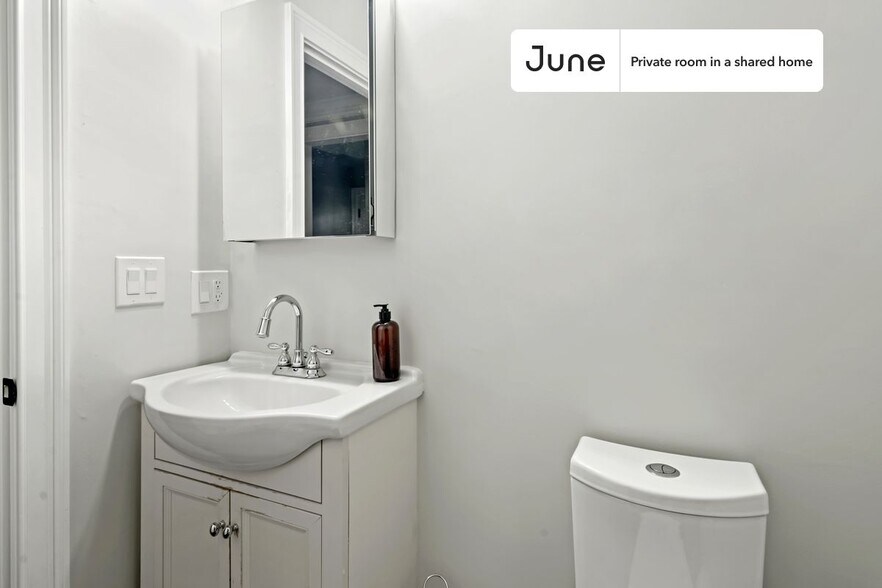 Building Photo - Room in Shared 4 bed/1.5 bath home in Brighton