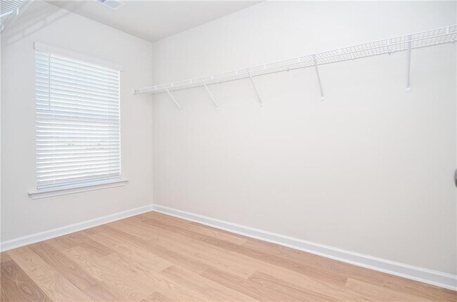 Building Photo - 4551 High Rdg Ct
