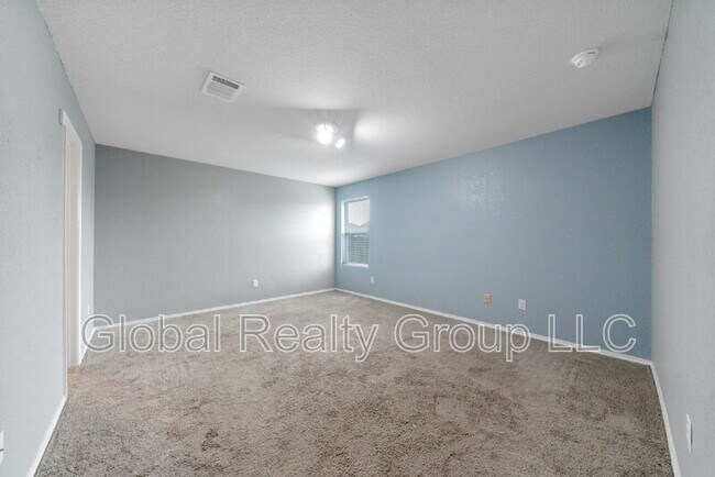Building Photo - 5914 Sunshine Smt