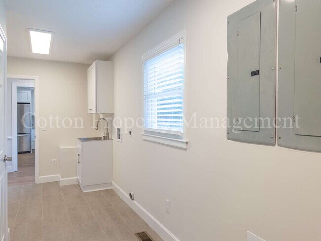 Building Photo - 4602 Terry Ln