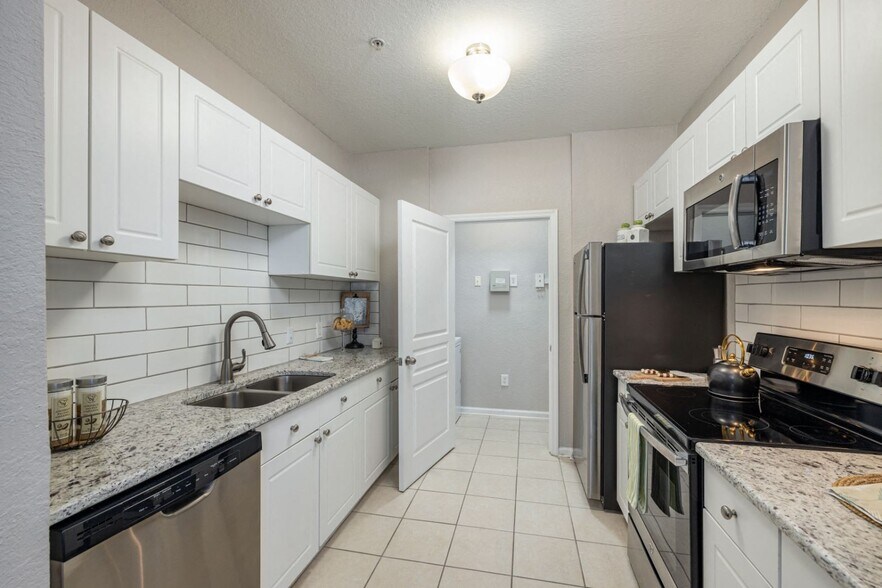 Primary Photo - Crosswynde Apartments