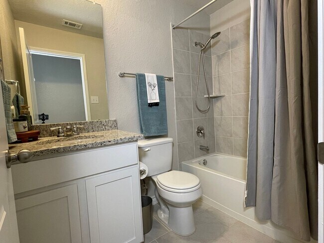 Building Photo - 129 Garden Emerald