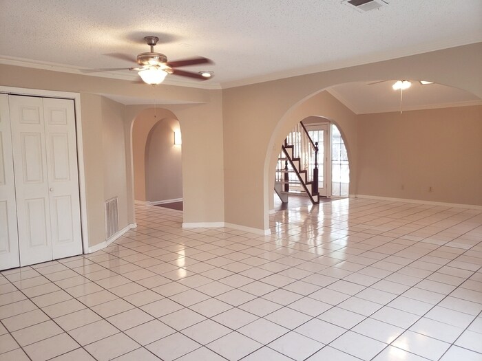 Building Photo - 2217 Rockwood Dr