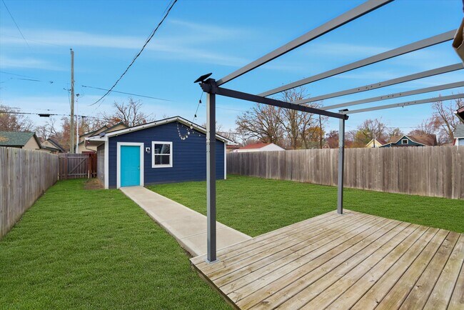 Building Photo - 630 N Hamilton Ave