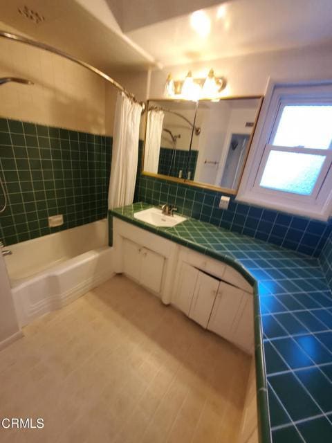 Building Photo - 420 Leda Ln