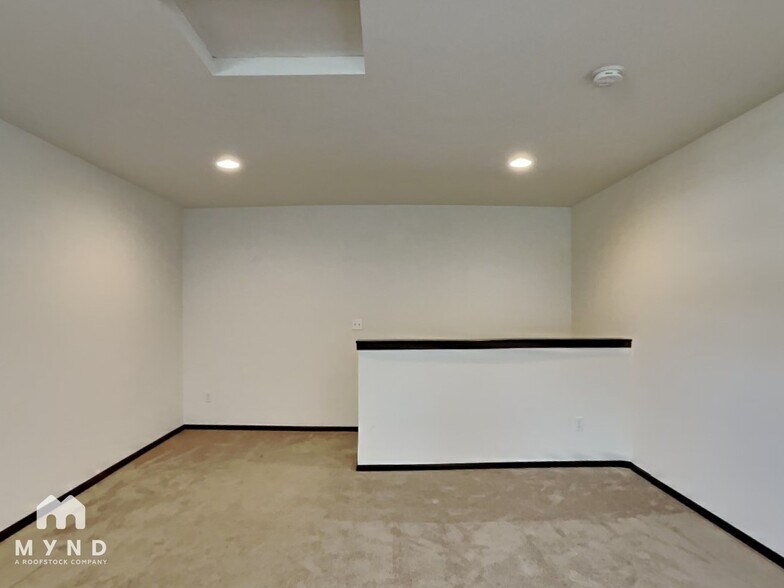 Building Photo - 2753 S 124th Ln