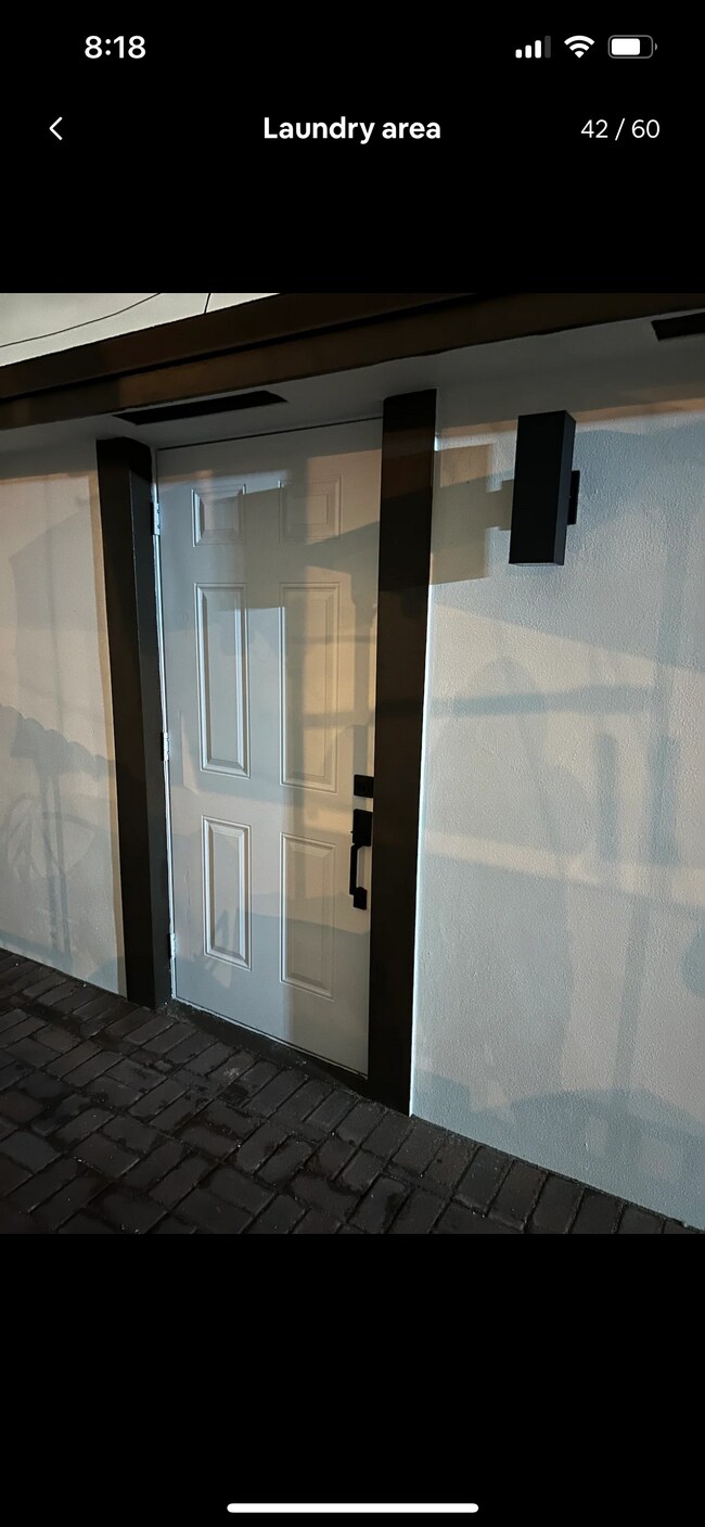 Building Photo - 680 E 8th Ave