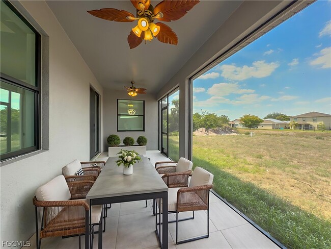 Building Photo - 417 Paddock St