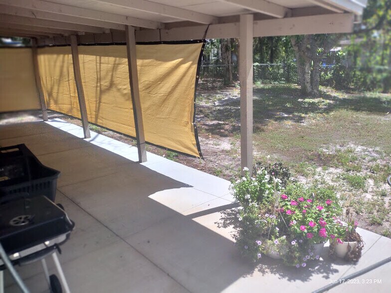 Building Photo - 1362 Gardenia Ave