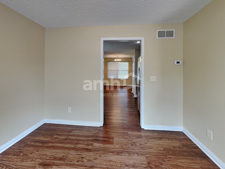 Building Photo - 2251 Custer Ln