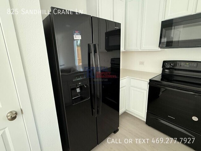 Building Photo - 825 Sandhill Crane Ln