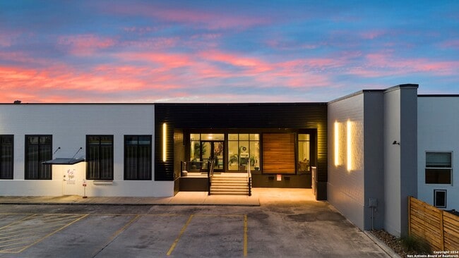 Building Photo - 3363 E Commerce St