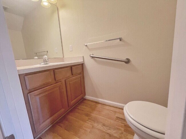 Building Photo - The Gables 2BR | 2.5BA Townhome!