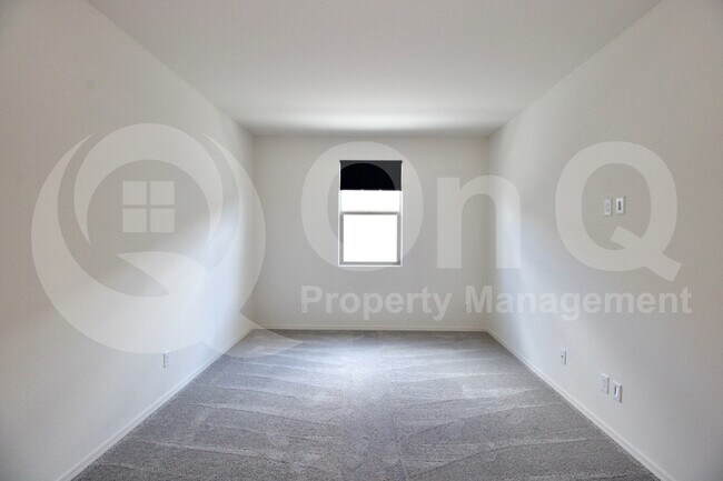 Building Photo - 9320 S 30th Ln