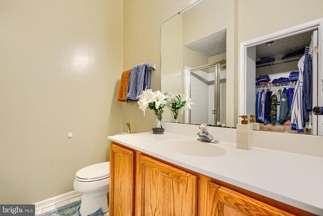 Building Photo - 10 Bluestem Ct