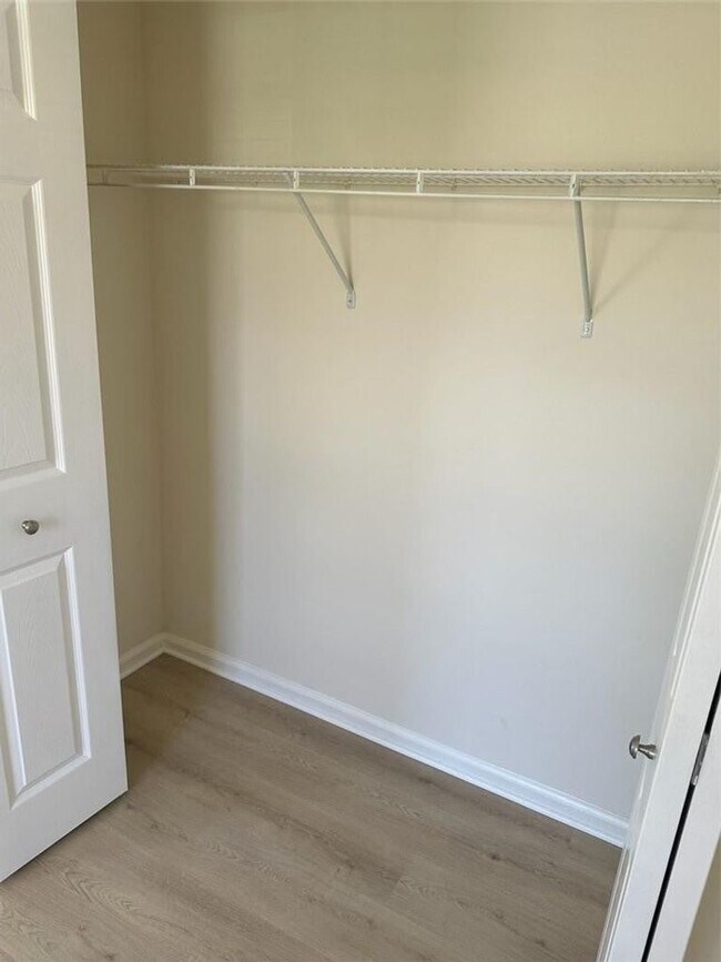 Building Photo - 406 Buttonwood Pl