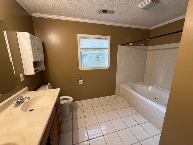 Building Photo - Guntersville, AL Home for Rent!