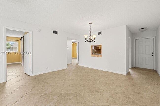 Building Photo - 110 Lake Meryl Dr