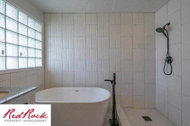 Building Photo - 3 Bedroom Home With 2 Car Garage In St. George