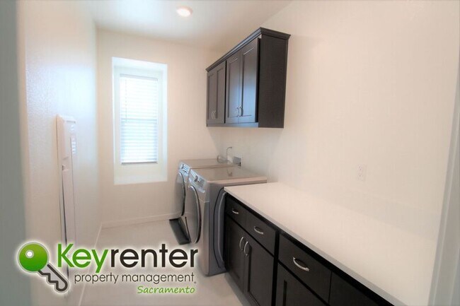Building Photo - 4684 Flagstaff Dr