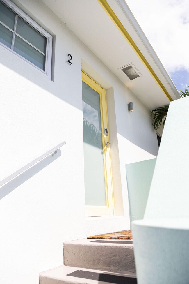 Building Photo - 210 S Ocean Blvd