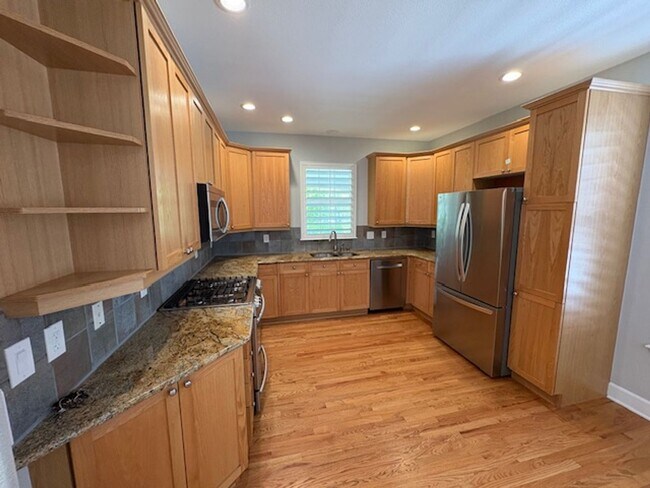 Building Photo - Wow - Lowry Stunner!  4 bed, 3.5 Bath, Fin...
