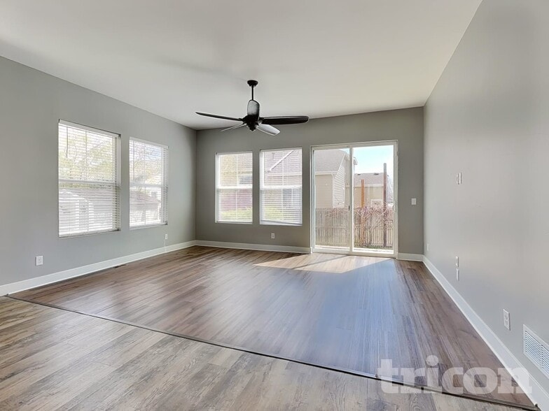 Building Photo - 4646 Mt Shavano St