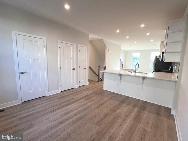 Building Photo - 4308 Ellipse Ter