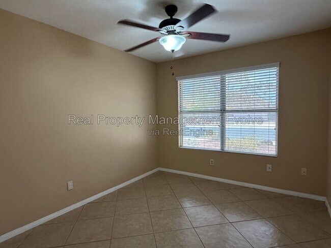 Building Photo - 7568 W Kerry Ln