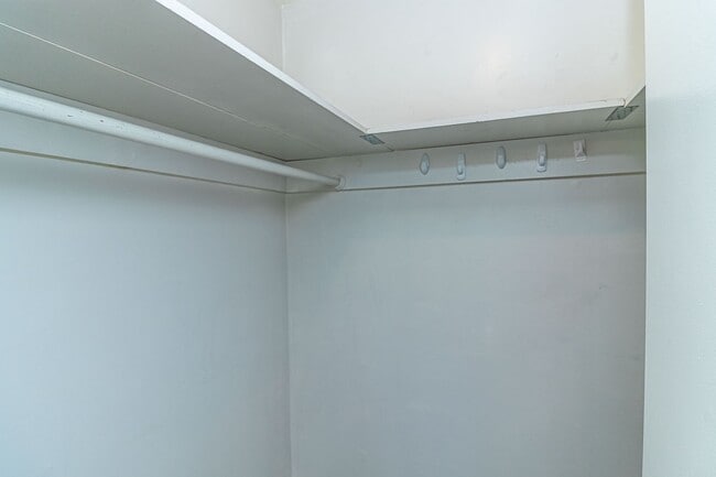 Building Photo - Adorable Brick Ranch 3 BR | 1.5 BA in Goldsboro