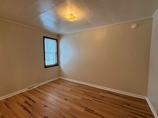 Building Photo - 1 bedroom ADA unit