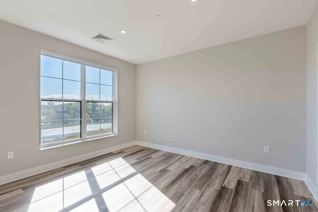 Building Photo - 219 Ash Creek Blvd